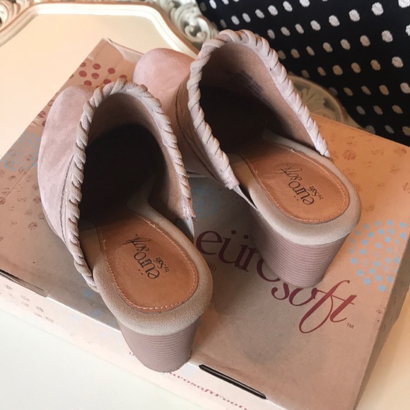 Like New Euro Soft by Sofft SANDY Stone Taupe Clog - Picture 3 of 7